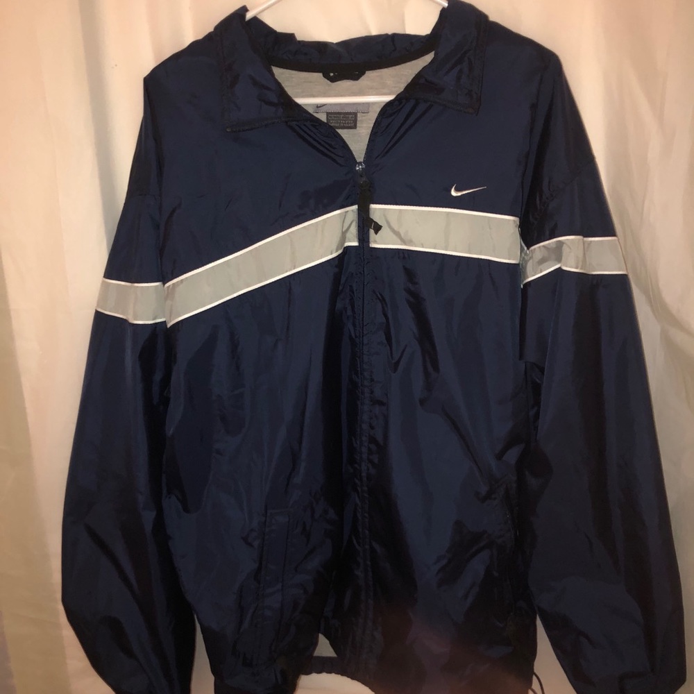 VINTAGE NIKE WINDBREAKER